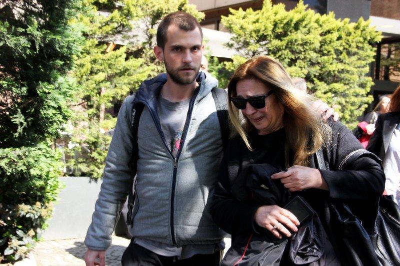 Usta oyuncunun cenaze töreninde sanatçı dostları yalnız bıraktı