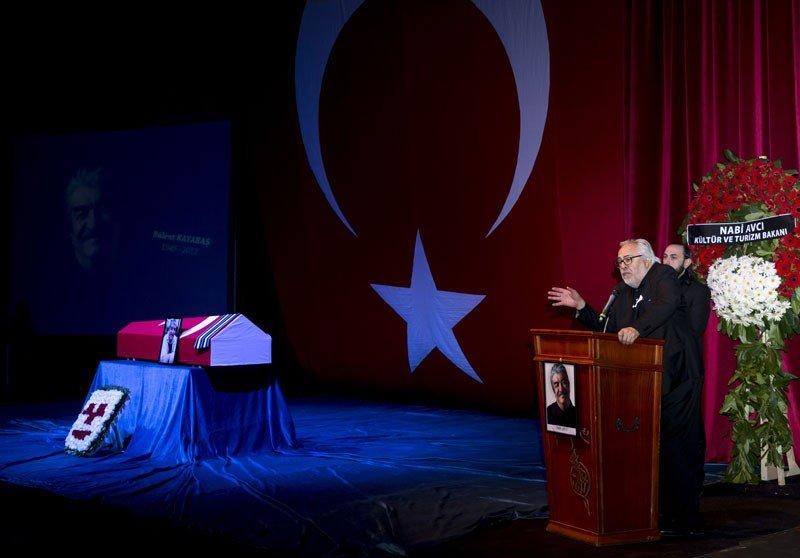 Usta oyuncunun cenaze töreninde sanatçı dostları yalnız bıraktı