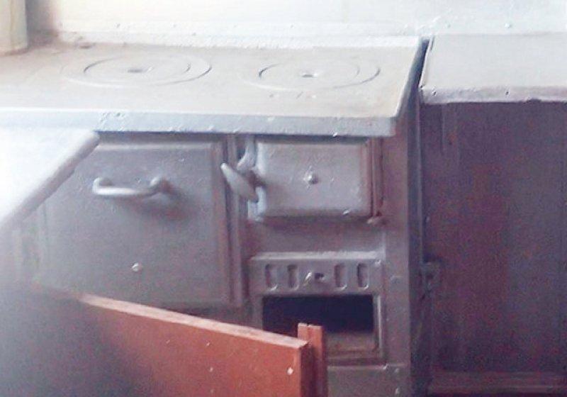 Tarihi vagon ve lokomotifler ilgi ve bakım bekliyor