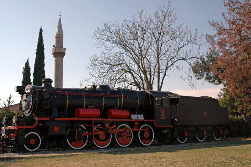 Tarihi vagon ve lokomotifler ilgi ve bakım bekliyor