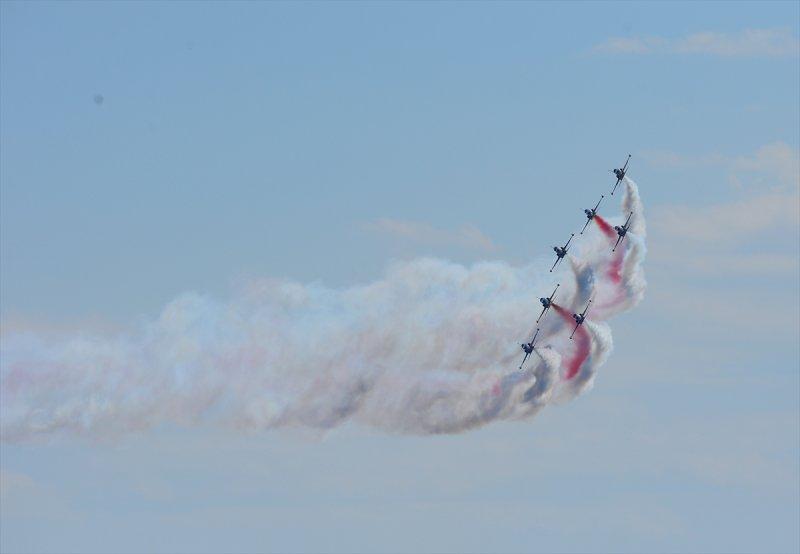 Türk Yıldızları'ndan 23 Nisan'a özel uçuş