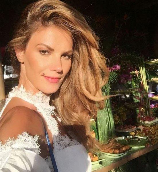 Ünlü model Tülin Şahin'in eski fotoğrafları 