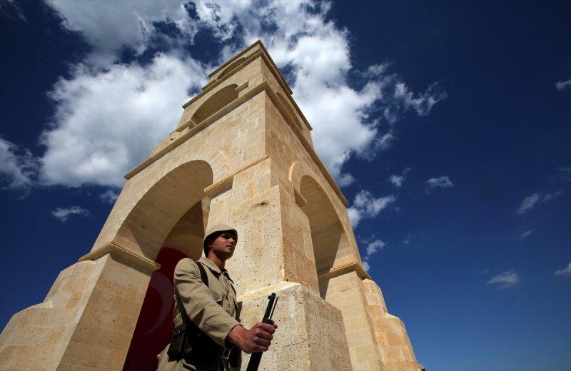 Çanakkale Kara Savaşları'nın 102. yıl dönümü