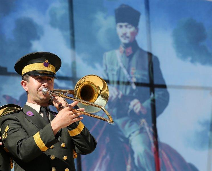 Çanakkale Kara Savaşları'nın 102. yıl dönümü