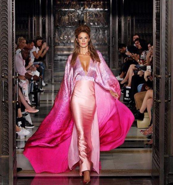 Ünlü model Tülin Şahin'in eski fotoğrafları 