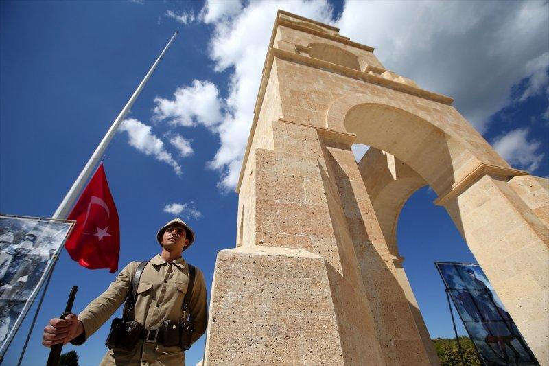 Çanakkale Kara Savaşları'nın 102. yıl dönümü