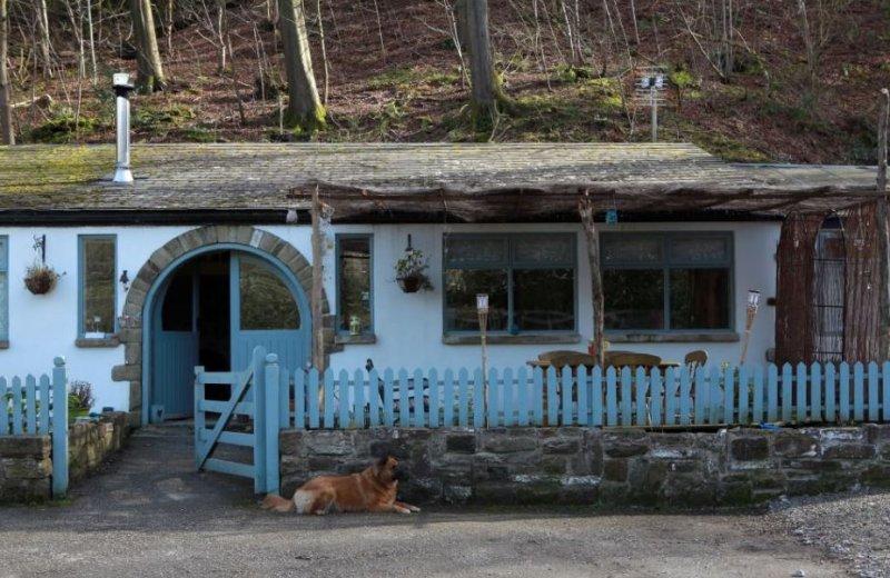 İngiltere'de eski garaj müthiş bir villaya dönüştürüldü