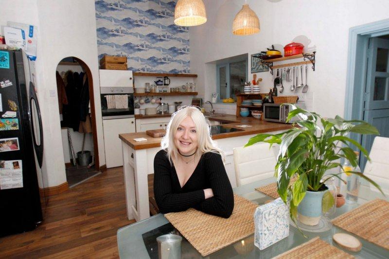 İngiltere'de eski garaj müthiş bir villaya dönüştürüldü