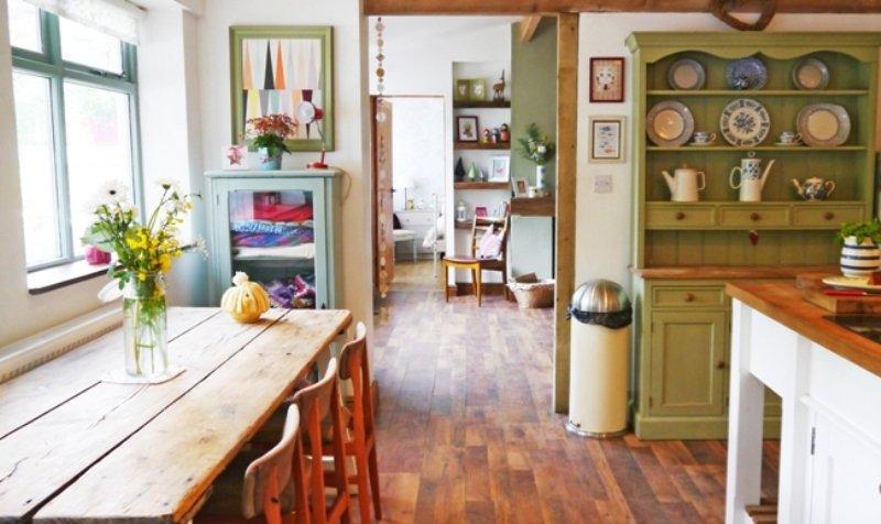 İngiltere'de eski garaj müthiş bir villaya dönüştürüldü