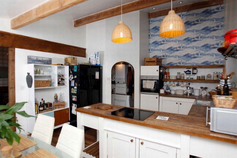 İngiltere'de eski garaj müthiş bir villaya dönüştürüldü