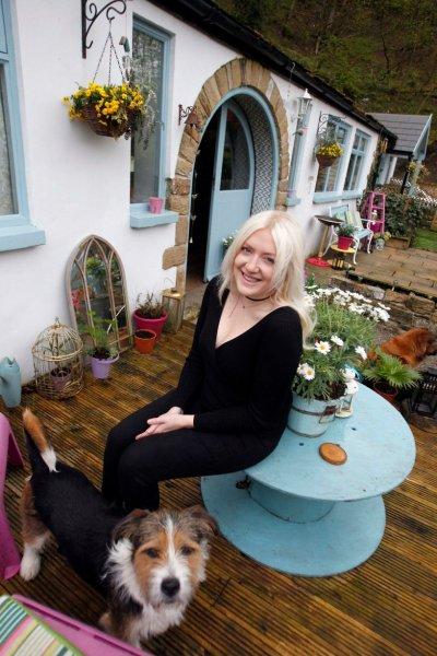 İngiltere'de eski garaj müthiş bir villaya dönüştürüldü