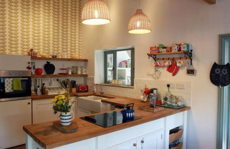 İngiltere'de eski garaj müthiş bir villaya dönüştürüldü