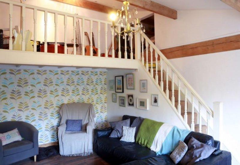 İngiltere'de eski garaj müthiş bir villaya dönüştürüldü