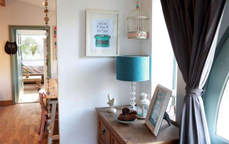 İngiltere'de eski garaj müthiş bir villaya dönüştürüldü