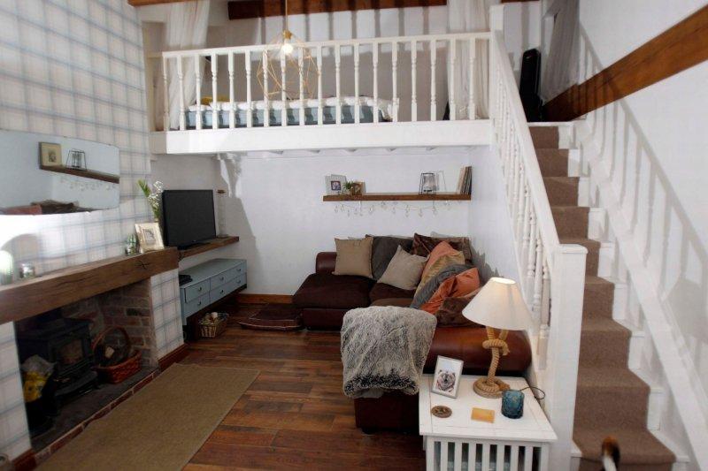 İngiltere'de eski garaj müthiş bir villaya dönüştürüldü