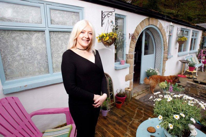 İngiltere'de eski garaj müthiş bir villaya dönüştürüldü