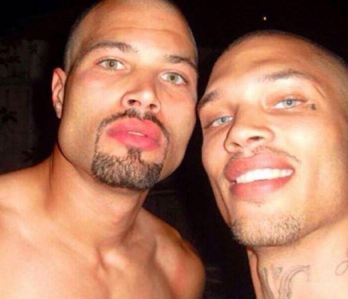 Dünyanın en yakışıklı mahkumu Jeremy Meeks sınır dışı edildi