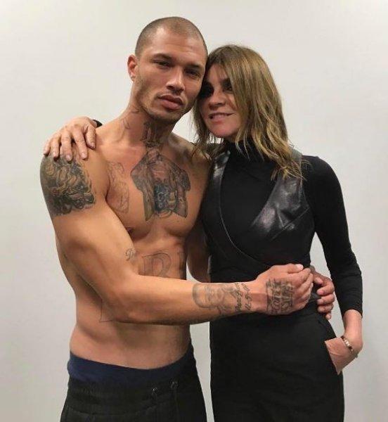 Dünyanın en yakışıklı mahkumu Jeremy Meeks sınır dışı edildi