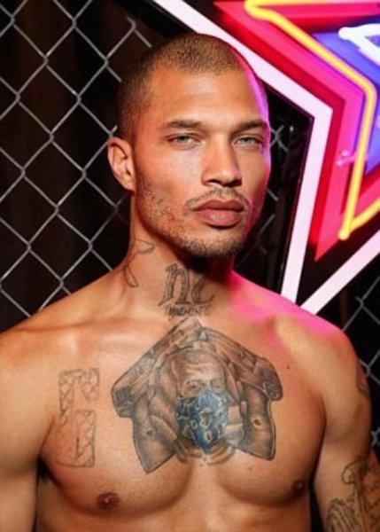 Dünyanın en yakışıklı mahkumu Jeremy Meeks sınır dışı edildi