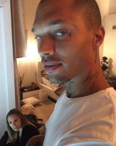 Dünyanın en yakışıklı mahkumu Jeremy Meeks sınır dışı edildi