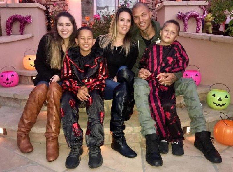 Dünyanın en yakışıklı mahkumu Jeremy Meeks sınır dışı edildi