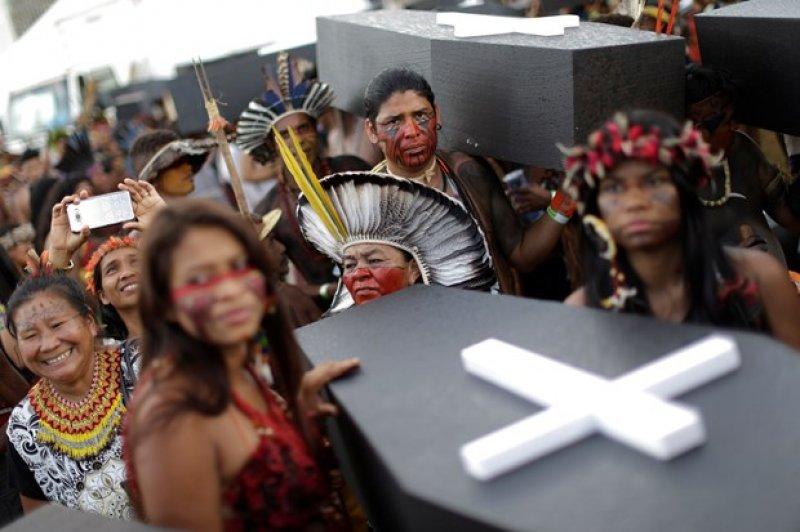 Polise ok ve mızrakla direndiler