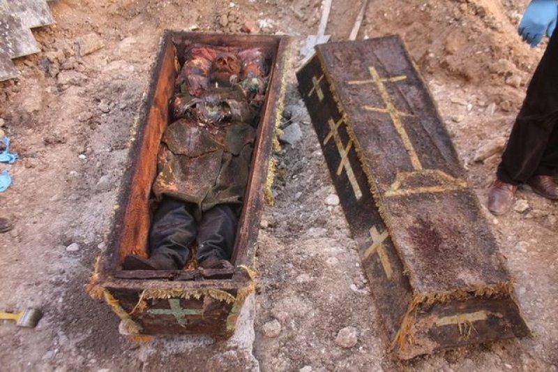 Ardahan'da temel kazısında Rus General'in mezarı bulundu