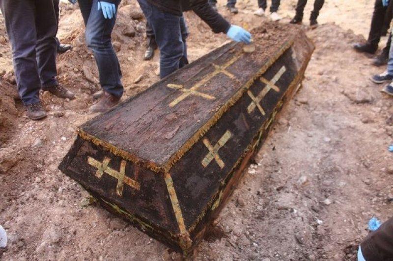 Ardahan'da temel kazısında Rus General'in mezarı bulundu