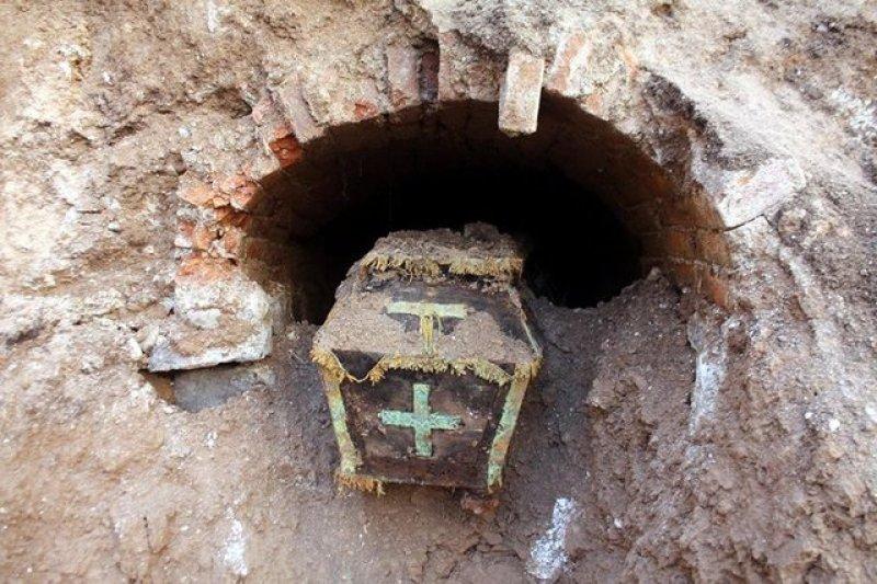 Ardahan'da temel kazısında Rus General'in mezarı bulundu