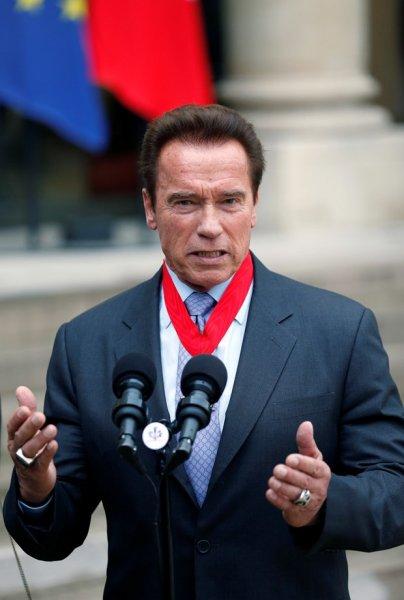 Ünlü aktör Arnold Schwarzenegger’e Fransız Şeref Nişanı