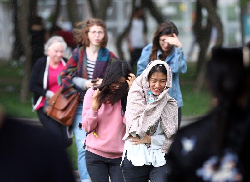 Ankara'da 1 Mayıs'a yağmur engeli