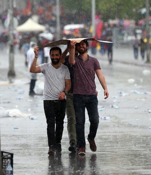 Ankara'da 1 Mayıs'a yağmur engeli