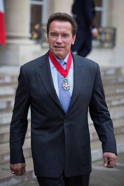 Ünlü aktör Arnold Schwarzenegger’e Fransız Şeref Nişanı