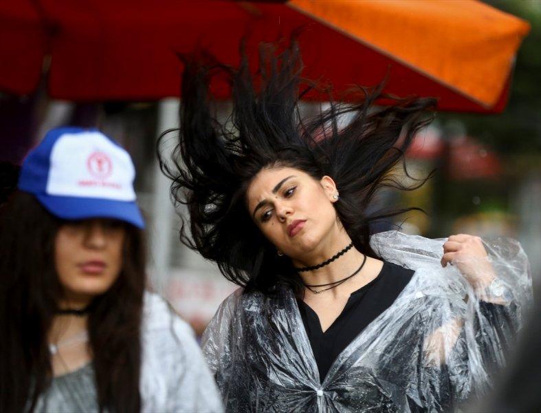 Ankara'da 1 Mayıs'a yağmur engeli