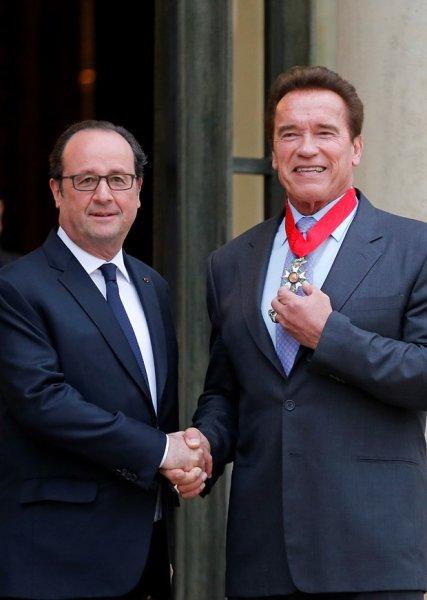Ünlü aktör Arnold Schwarzenegger’e Fransız Şeref Nişanı