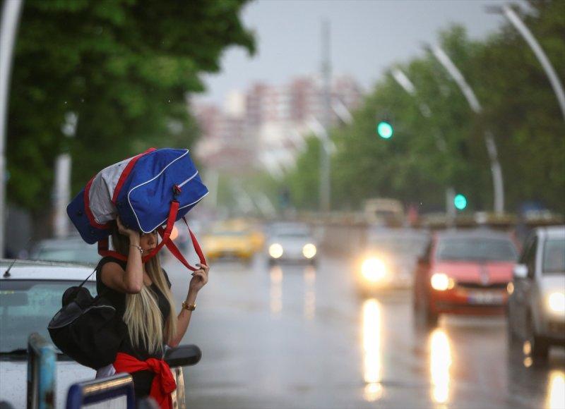 Ankara'da 1 Mayıs'a yağmur engeli