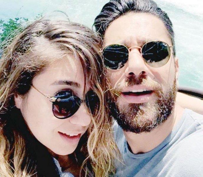 Kadir ve Kemal Doğulu kardeşinin kına gecesinde ağladı