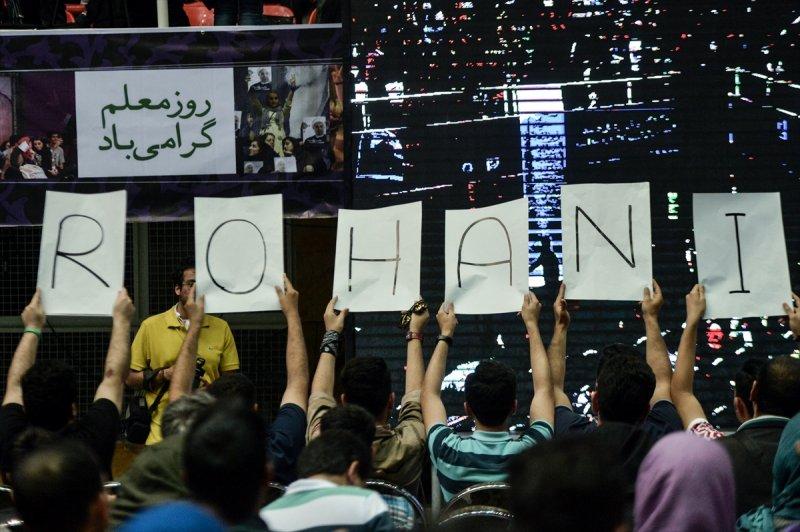 İran'da üniversite öğrencileri miting düzenledi