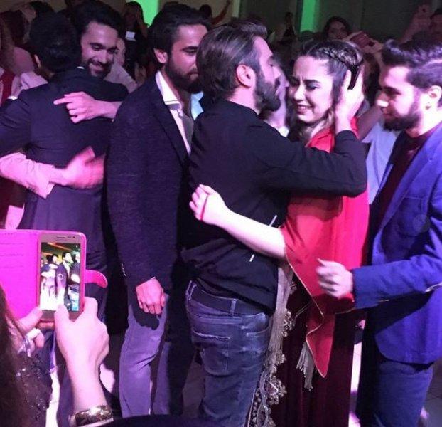 Kadir ve Kemal Doğulu kardeşinin kına gecesinde ağladı