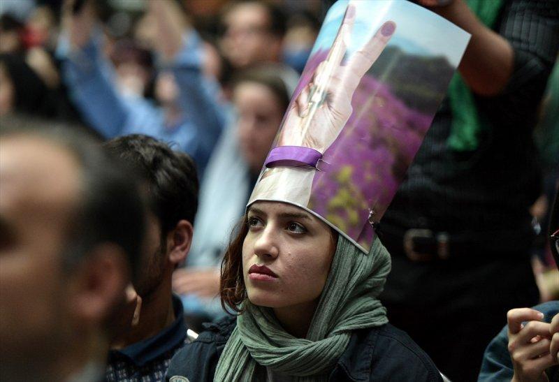 İran'da üniversite öğrencileri miting düzenledi