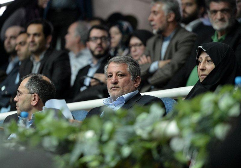 İran'da üniversite öğrencileri miting düzenledi