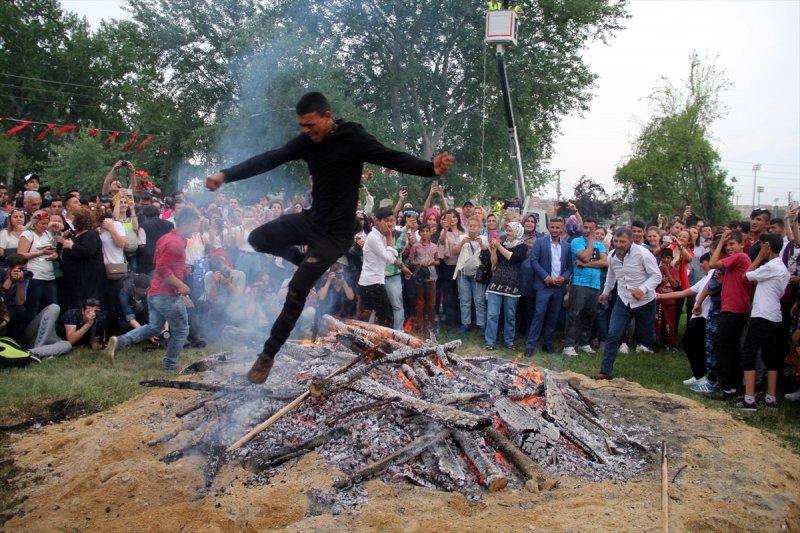 Edirne’de renkli Hıdırellez kutlamaları