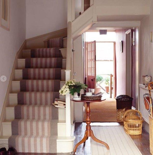 Krallığın saman çatılı evleri 