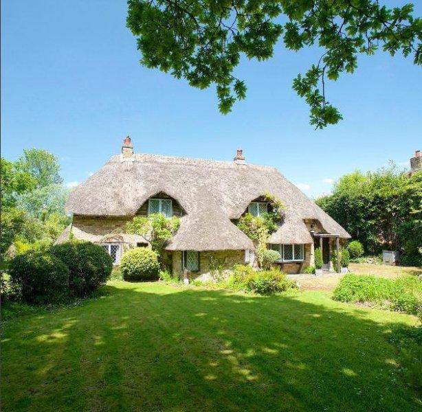 Krallığın saman çatılı evleri 