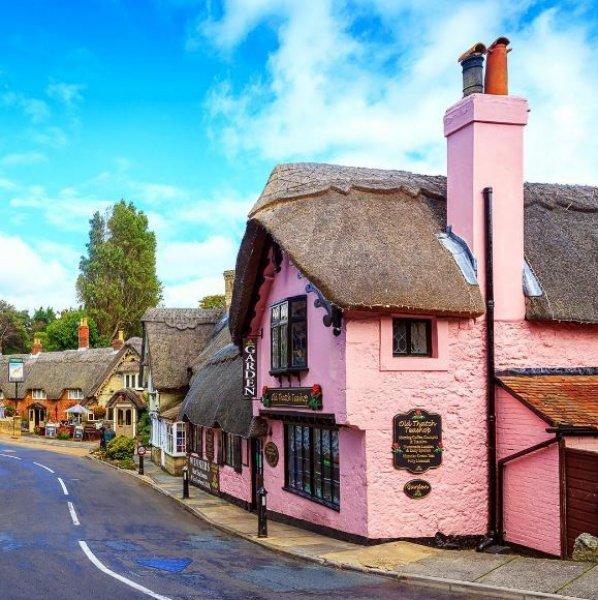 Krallığın saman çatılı evleri 