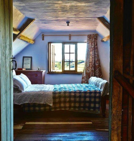 Krallığın saman çatılı evleri 