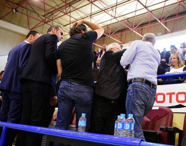 Aziz Yıldırım Işık Eyigüngör'e tokat attı