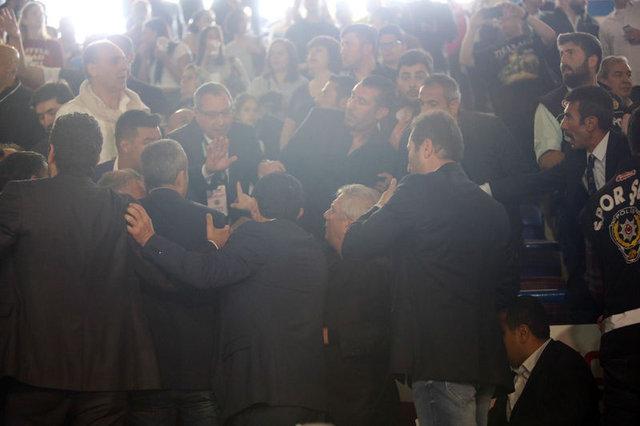 Aziz Yıldırım Işık Eyigüngör'e tokat attı