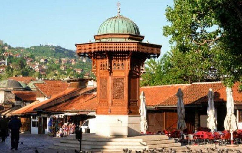 Bosna Savaşı'nda yıkılan camiler küllerinden doğuyor