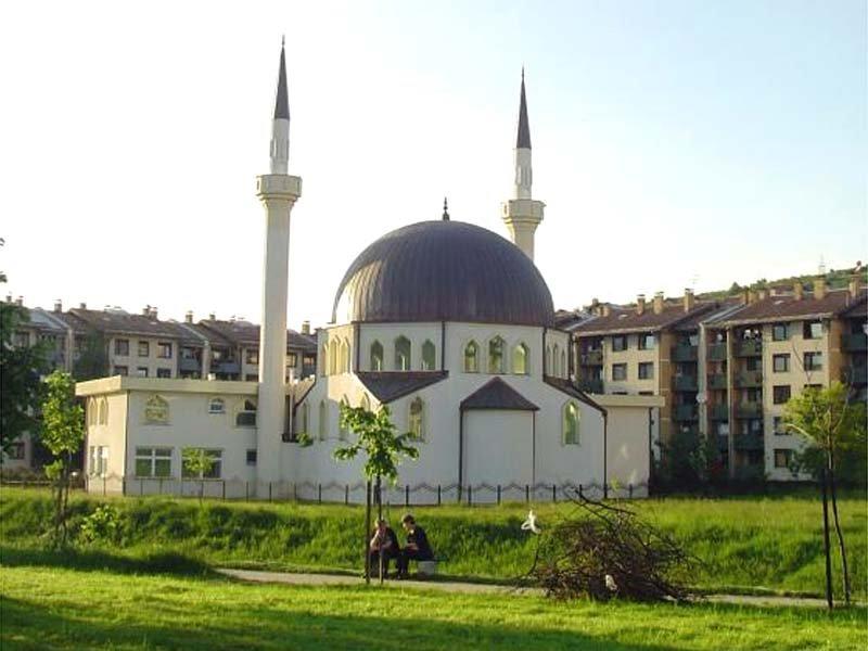 Bosna Savaşı'nda yıkılan camiler küllerinden doğuyor